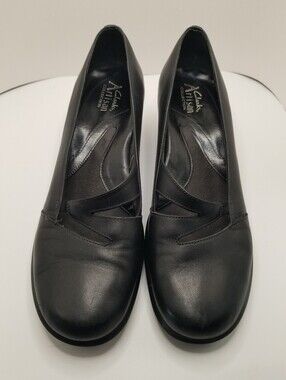Clarks Artisan Black Leather Comfort Pumps Low Heel Slip-On 7.5